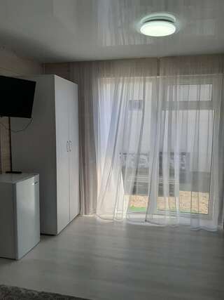 Апартаменты Коттеджный двор Бердянск Большой двухместный номер с 1 кроватью-10