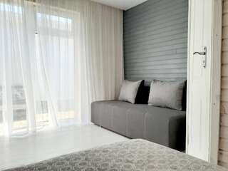 Апартаменты Коттеджный двор Бердянск Большой двухместный номер с 1 кроватью-24