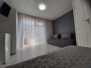 Апартаменты Коттеджный двор Бердянск Большой двухместный номер с 1 кроватью-26