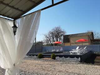 Апартаменты Коттеджный двор Бердянск Большой двухместный номер с 1 кроватью-44