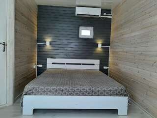 Апартаменты Коттеджный двор Бердянск Большой двухместный номер с 1 кроватью-9